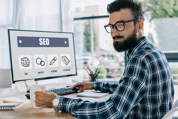 Choisir un consultant SEO pour optimiser sa visibilité sur Google